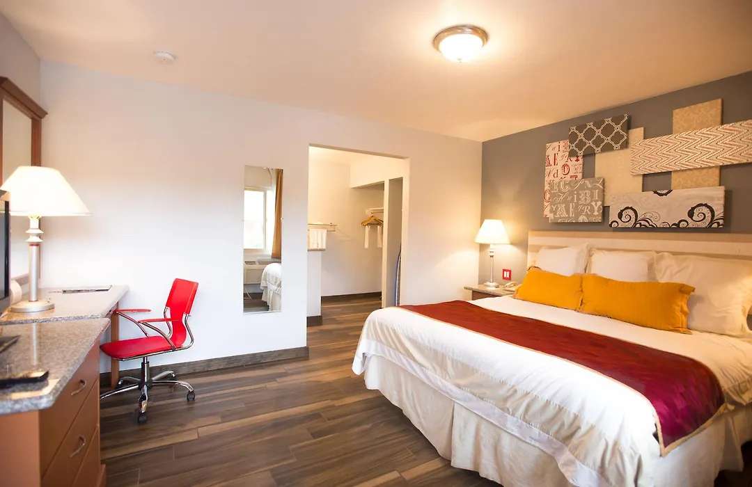 Ramada By Wyndham Near Seaworld / Mission Beach-1